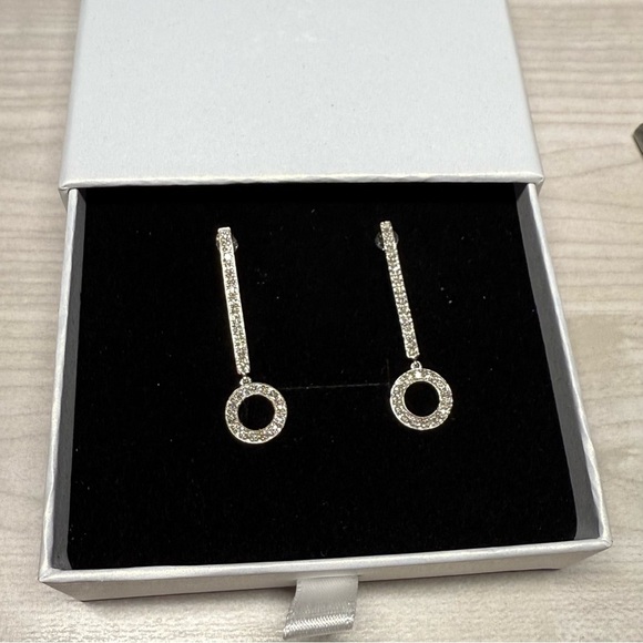 10k Solid White Gold & Diamond Elegant Drop Earrings. - Picture 2 of 6